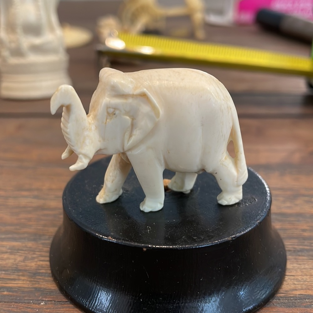 Ivory or Bone good luck elephant - Picture 4 of 5
